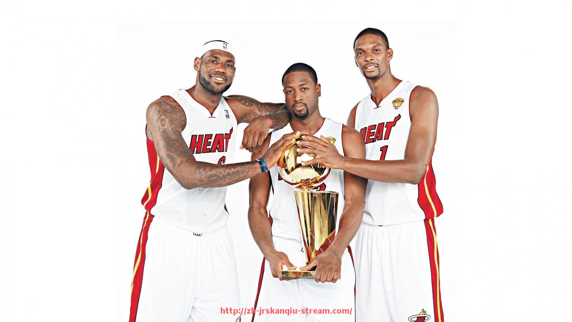 JRS低调看球-世俱杯赛事中球队出场人数变化与替补策略分析